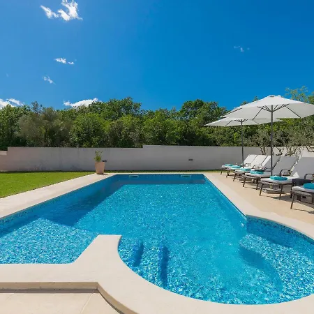 Prisedi By Interhome *