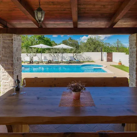 Prisedi By Interhome *