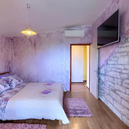 Semesterbostad Prisedi By Interhome
