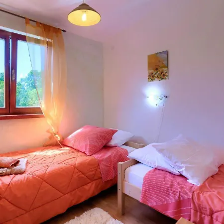 Semesterbostad Prisedi By Interhome